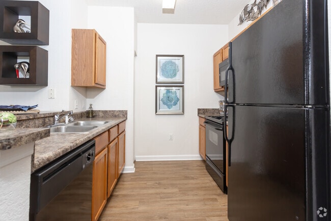 2BR, 2BA - 1138SF