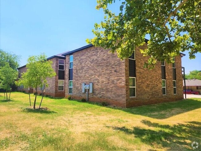 Building Photo - New 3 Bed 2 Bath Duplexes SW 40th & Shield... Rental