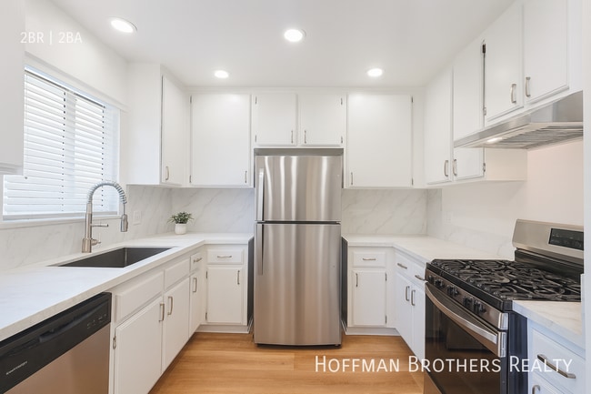 Building Photo - 430 Gaviota Ave Unit 201