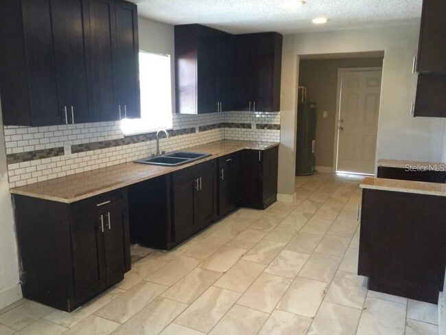 Photo - 514 W Plaza Pl