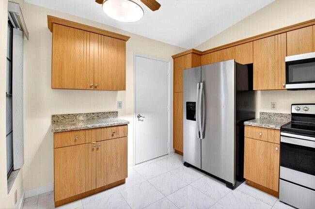 Photo - 10938 Roebelini Palm Ct