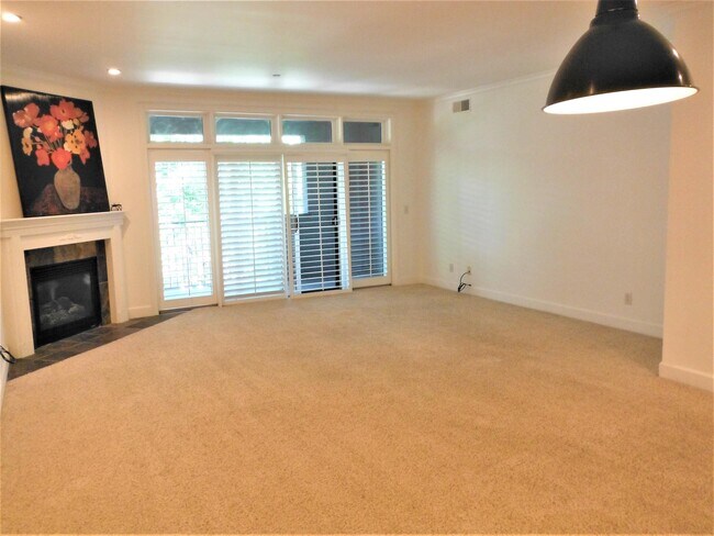 Photo - 5005 N Edgewood Dr