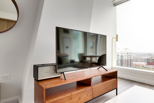 Photo - 1000 S Michigan Ave Unit FL9-ID1347