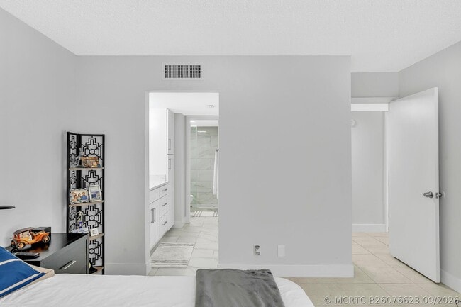 2228 White Pine Cir