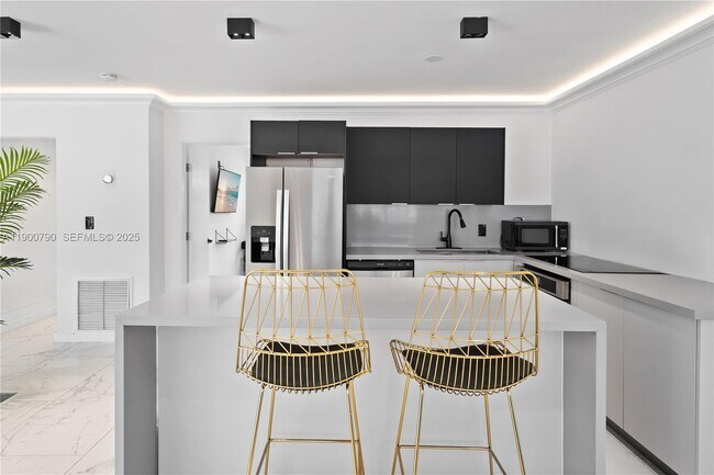 Photo - 270 NW 50th St