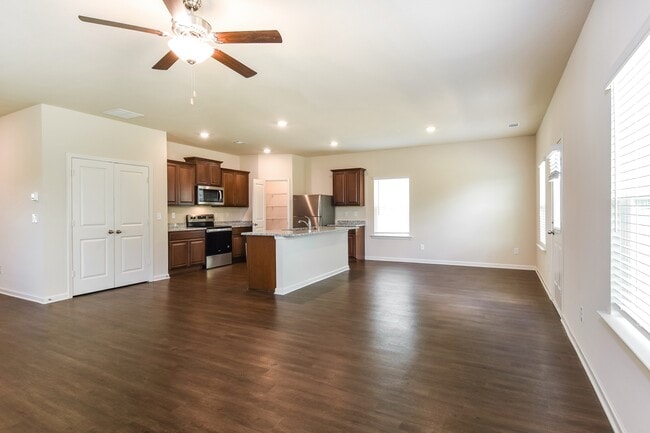 Photo - 132 Innis Brk Cir