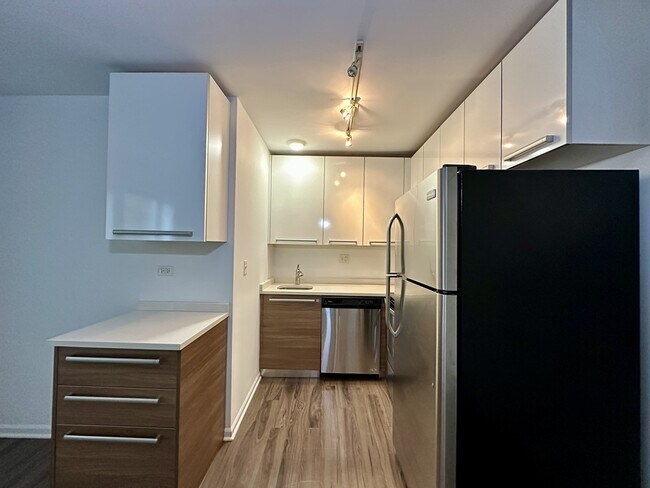 Photo - 925 W Carmen Ave Unit E3