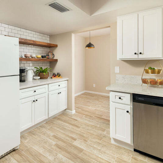 Photo - 905 W Berridge Ln