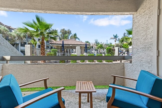 Building Photo - Villa Montana