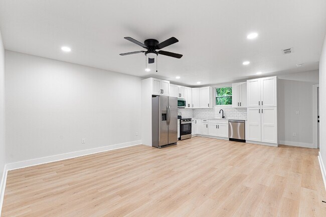 685 Childs Ave