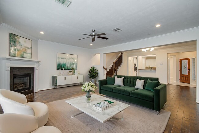 Photo - 4908 Crawford St