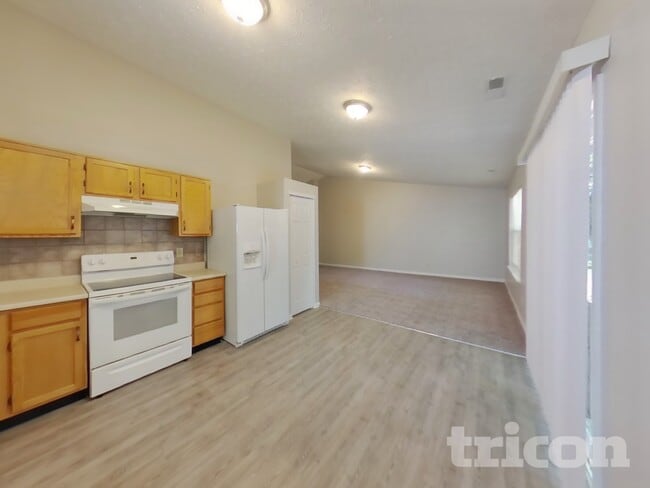 Photo - 740 Kingston Cir