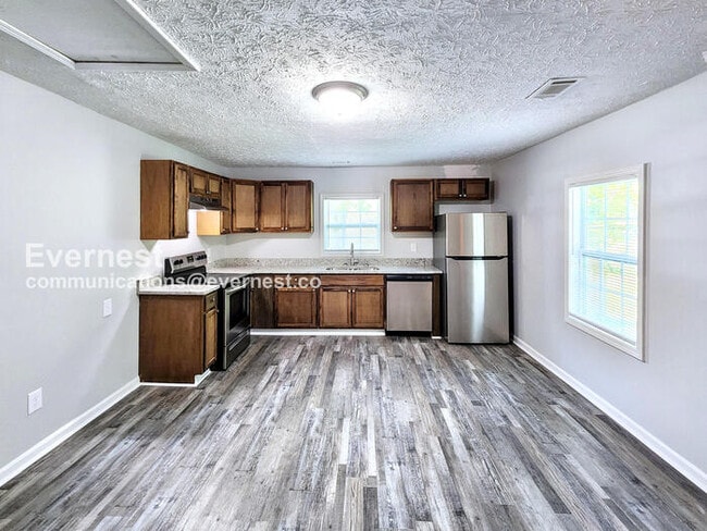 Photo - 306 Walker Dr