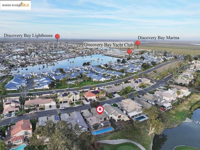 Building Photo - 5580 Edgeview Dr