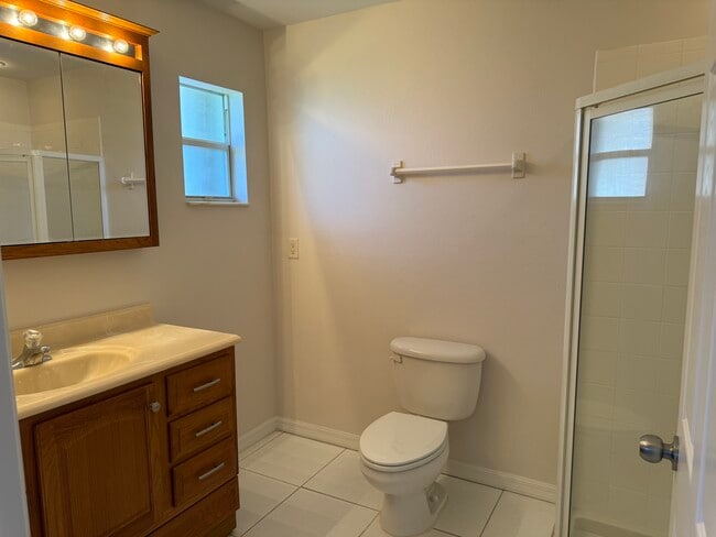 Photo - 1144 SE 32nd Ter