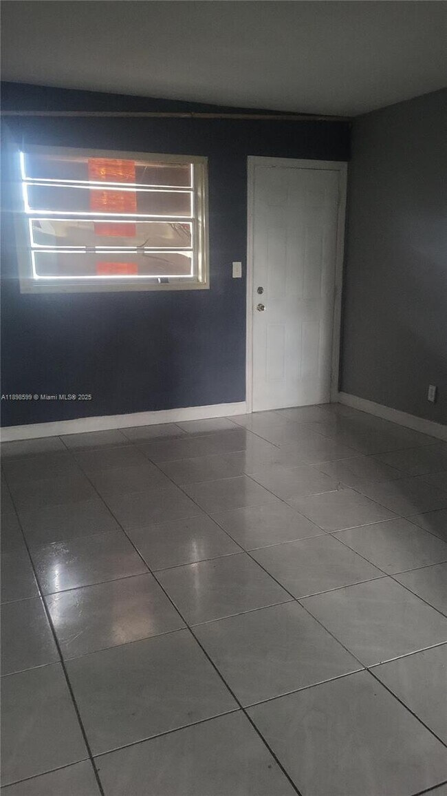 Photo - 1220 SW 5th St Unit 17