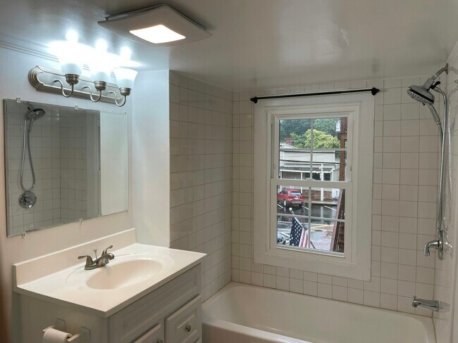 Photo - 201 Union St Unidad Suite 201