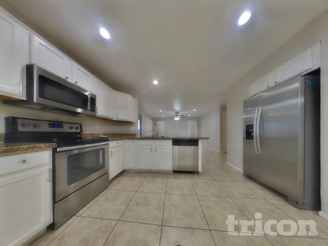 Photo - 12917 W Windsor Ave