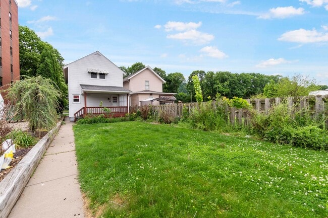 Photo - AVAILABLE NOW! Don't miss this amazing 3-bedroom with a RIVERFRONT view in Brackenridge!