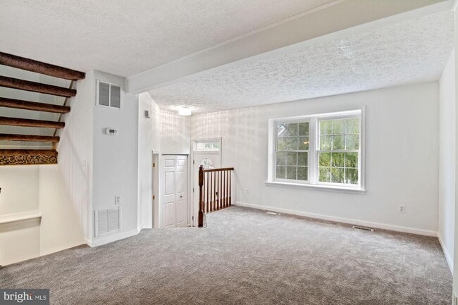 Photo - 302 Ridgecrest Ct