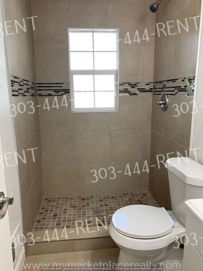 Photo - 3 bedroom & 1 bathroom beautiful home! Ready to see now!