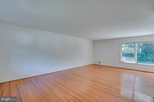 Photo - 3710 Woodburn Rd