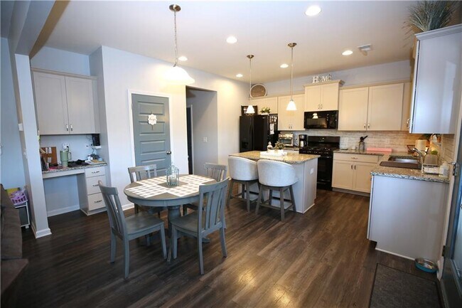 Photo - 126 Couper Way