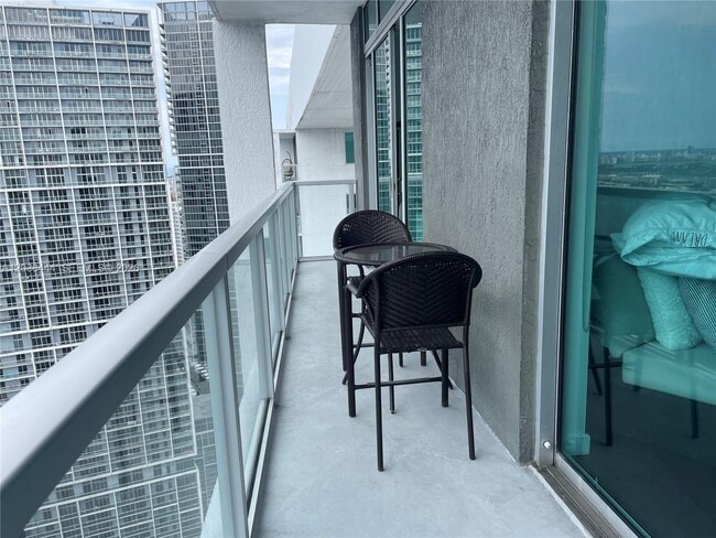 Photo - 55 SE 6th St Unit Ph4307