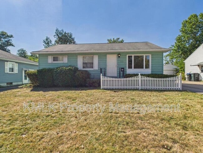 Building Photo - 316 Lynn Dr Rental