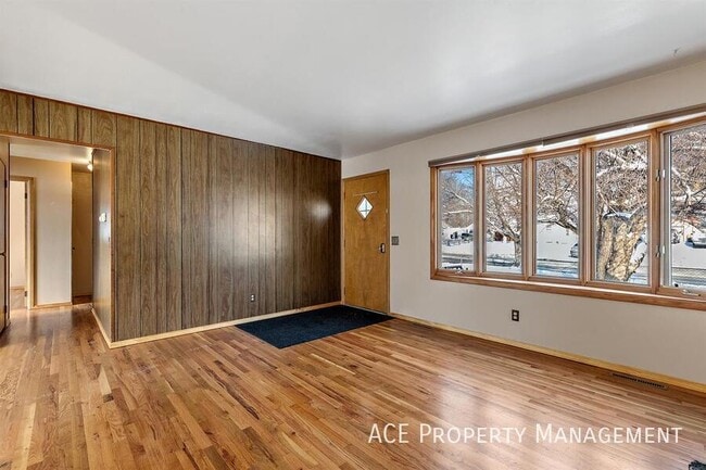 Photo - 155 Fairmont Blvd