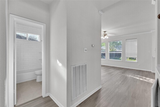 Photo - 5523 Santa Chase Ln