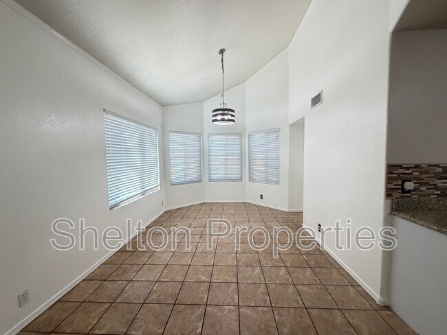 Photo - 18833 N 43rd Pl