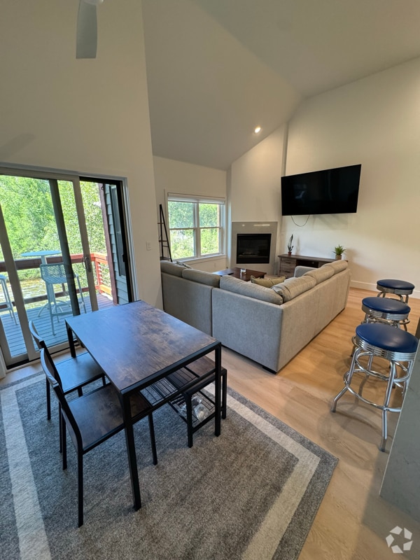 Building Photo - 655 Gold Rivers Ct Rental