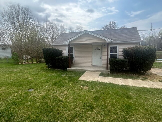 Newly updated home in Radcliff, KY! - Newly updated home in Radcliff, KY!