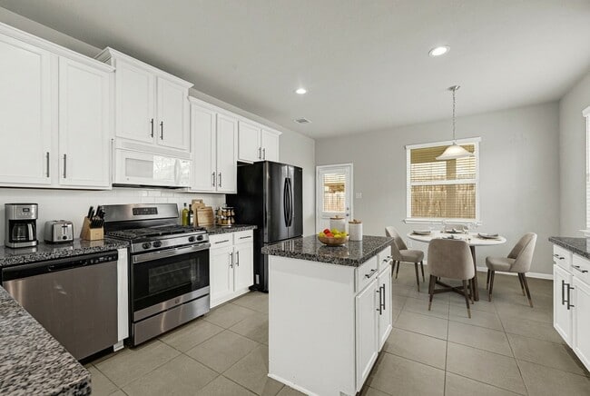 Photo - 5914 Prince Pl Dr