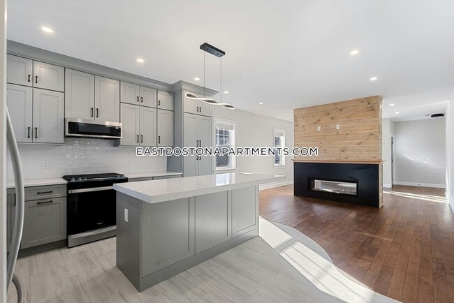 Building Photo - 120 St Andrew Rd Unit 1