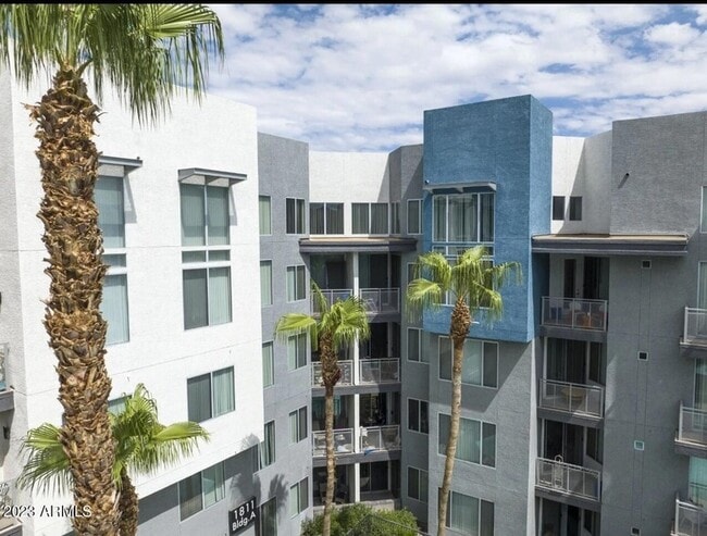 Building Photo - 1811 E Apache Blvd Unit 3S Rental