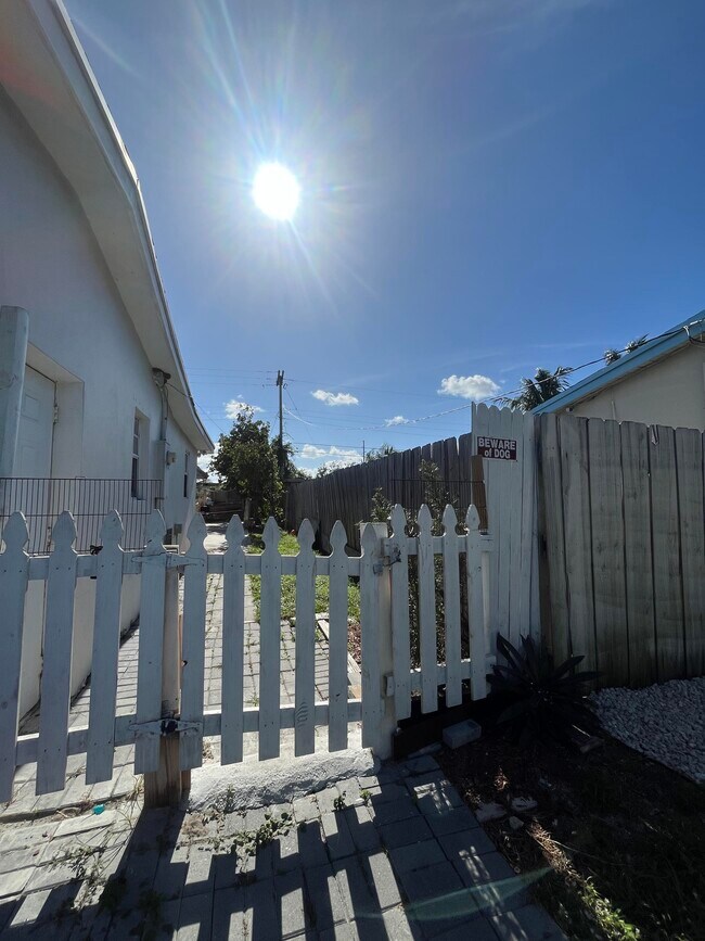 Photo - 108 Arthur Ct