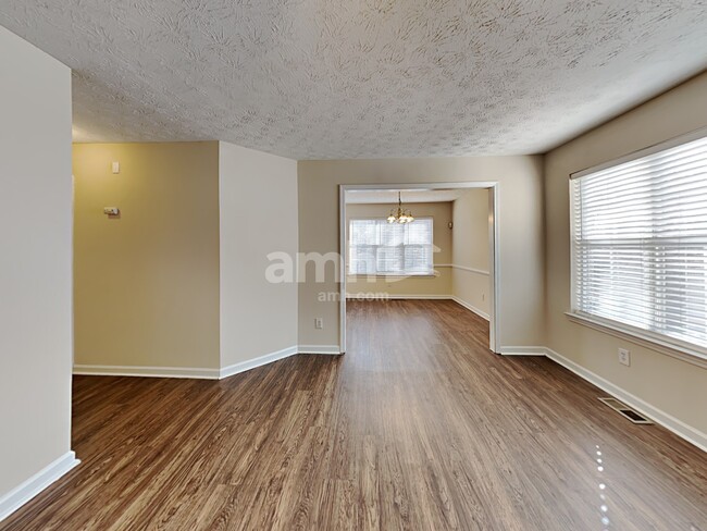 Photo - 6035 Savannah Dr