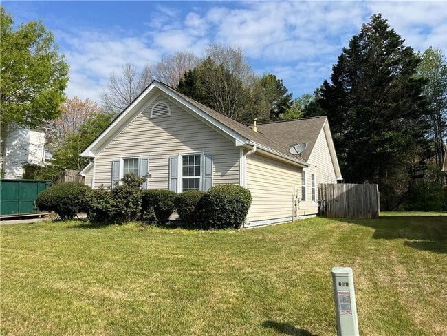 Photo - 678 Arbour Way