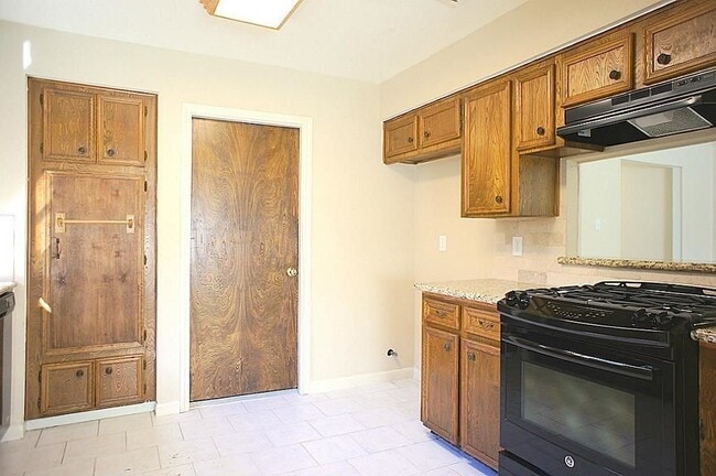 Photo - 2618 Tinechester Dr