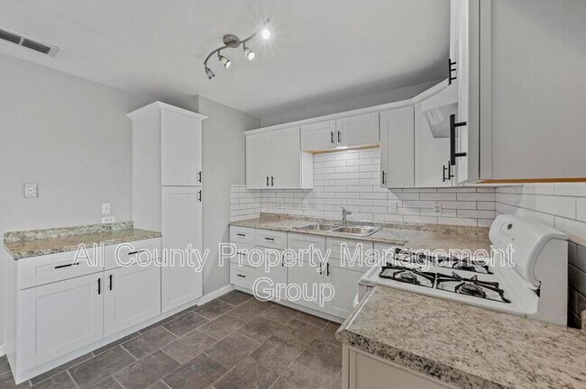 Photo - 6209 Shadydell Dr