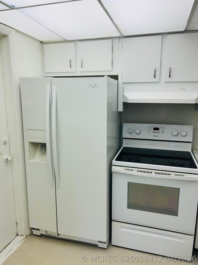 Building Photo - 614 NW 13th St Unit 0280