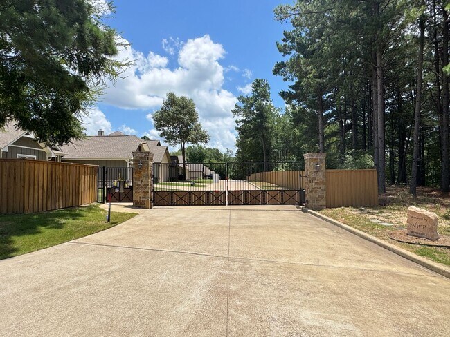 3945 Old Omen Rd