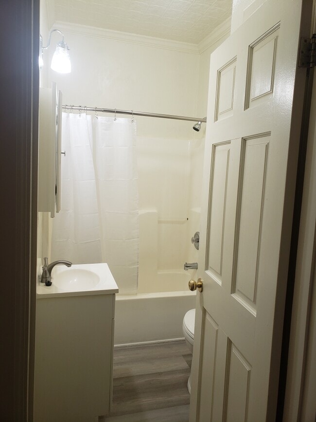 Photo - Metro Apartments