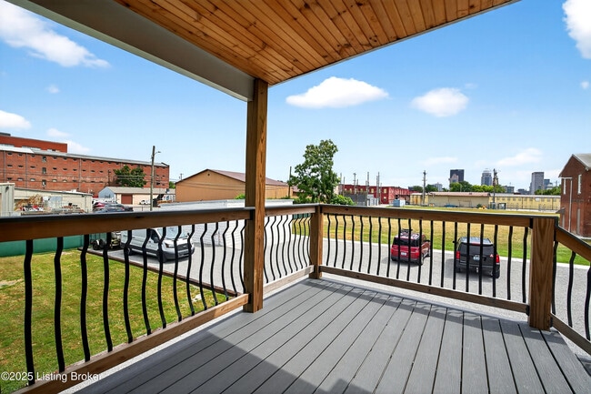 Photo - 1537 W Market St Unit 2