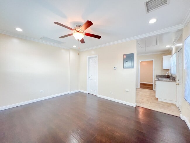 Building Photo - 662 Junipero Ave Unit 662 Rental