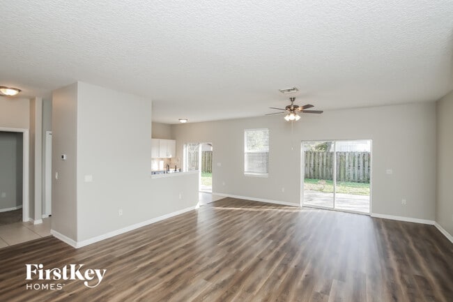 Photo - 2134 Pumpkin Pl NE