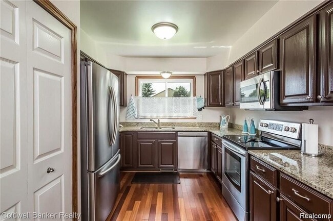 Photo - 3290 Bennington Dr