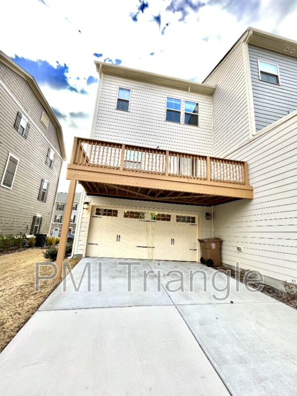 Photo - 321 Poplar Leaf Way